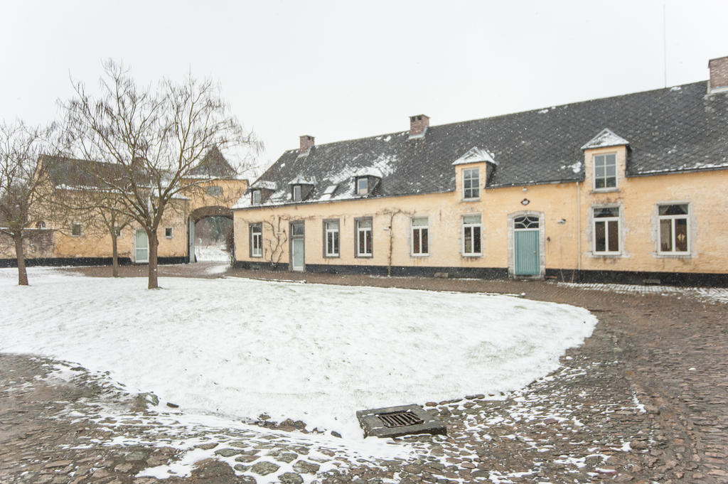 B&B Cense De La Tour Nil Saint-Vincent Екстериор снимка